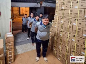 Công nhân dịch vụ bốc vác